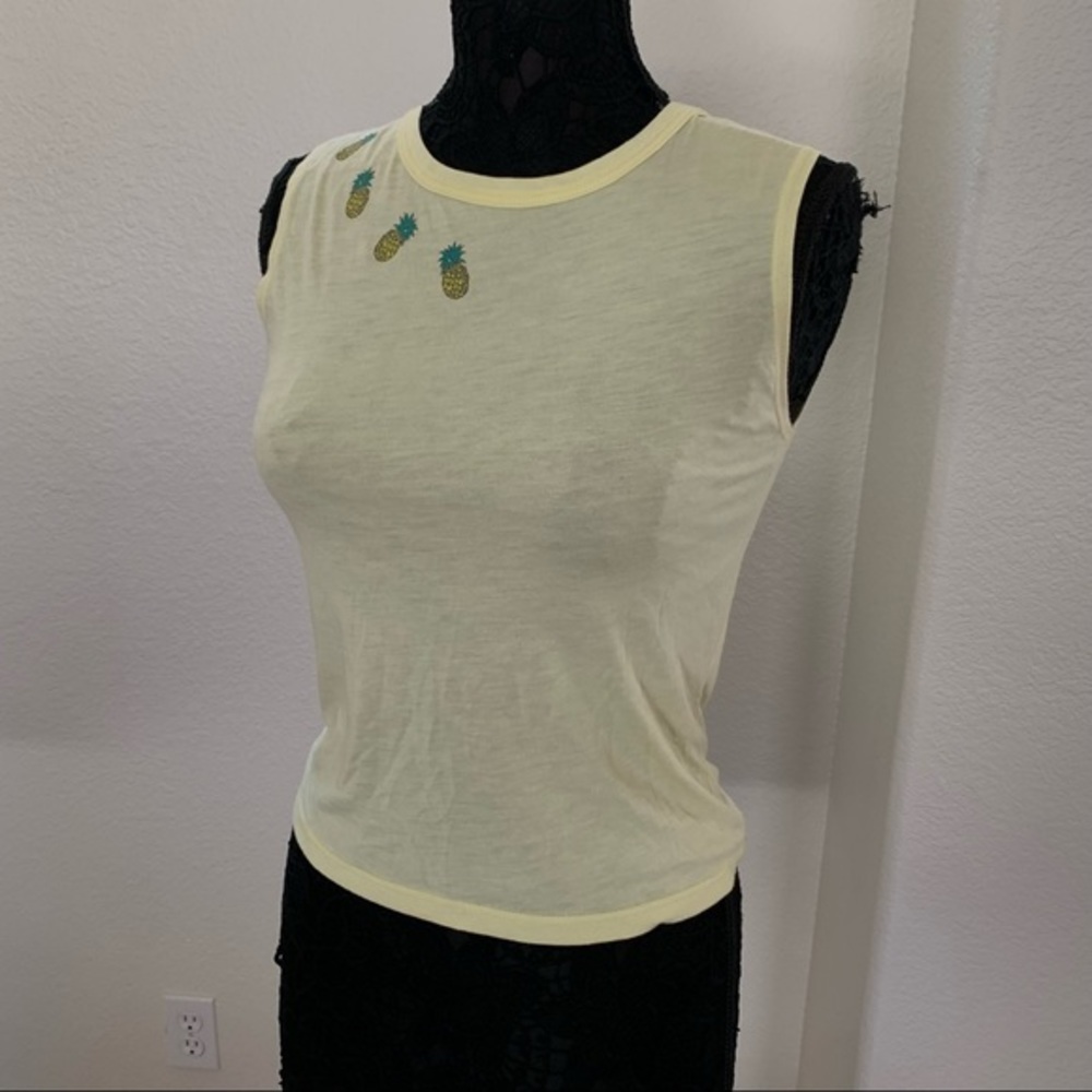 Pineapple print top